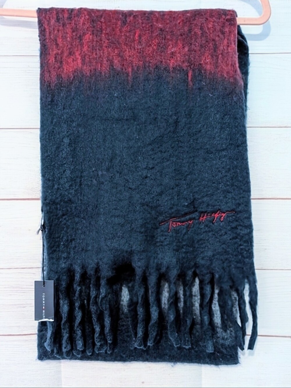 Nwt Large Tommy Hilfiger Red and Navy Super Soft Warm Cozy Winter Large Scarf